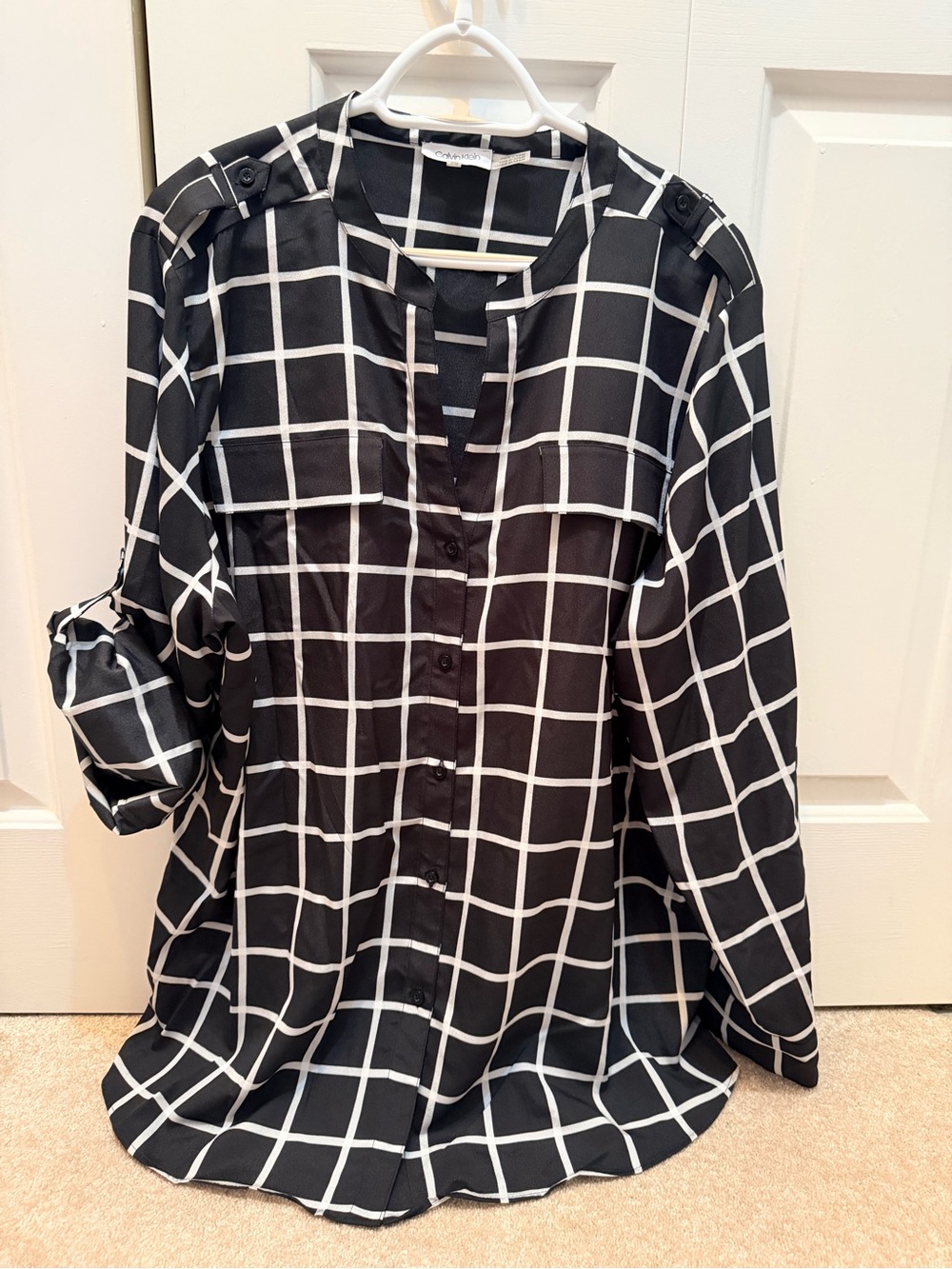 Calvin Klein Women’s Black & White Button-Front Blouse. Never worn!